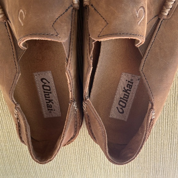 OluKai Men\'s Tan Leather Slip-On Loafers. Great Condition. Size 10.5. main image 10